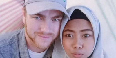 Viral Bule Mualaf AS Masuk Islam, Langsung Nikahi Gadis Cantik Asal Cilacap