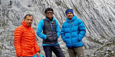 Mendaki Bareng Pemuncak Carstensz 24 Kali