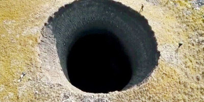 Terungkap, Lubang Raksasa Siberia Akibat Pencairan Lapisan Es