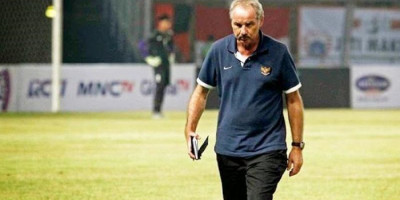 Alfred Riedl Meninggal Dunia Didampingi Istrinya