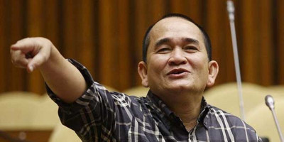 Ruhut Sitompul: Sudahlah, Anies Lempar Handuk Saja Memimpin Jakarta, Nggak Ada Malunya
