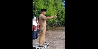 Viral, Video Guru Ajak Siswa Menunduk dan Merenungi Perjuangan Orangtua Hingga Berurai Air Mata
