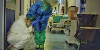 Tangis Gubernur Riau Tak Dapat Ditahan Setelah Dokter Oki Meninggal karena Covid-19