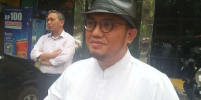 Dapat SMS Berkedok Hadiah, Dahnil Anzar: Kasihan Direksi Pertamina Lagi Pusing