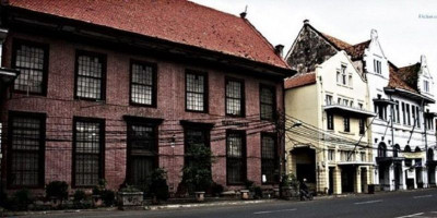 Misteri dan Kisah Kelam Toko Merah