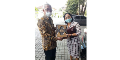 Alkitab Kuno Buatan Amerika untuk Kevikepan Yogyakarta