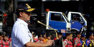 Bareng Kapolda Metro dan Pangdam Jaya, Anies Bicara Penanganan Banjir dalam Kondisi Covid-19