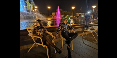 Peringati Hari Batik Nasional, Warga Rusia Ikut Berpakaian Batik