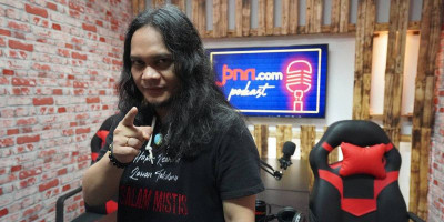 Calon Kepala Daerah Borbondong-bondong Datangi Mbah Mijan, Gibran dan Bobby Dipersilakan