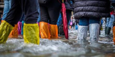 56 RT di Jakarta Terendam Banjir, Ratusan Warga Terpaksa Mengungsi