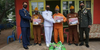HUT TNI Ke-75, Danrem 174 Merauke Beri Penghormatan dan Penghargaan untuk Veteran 