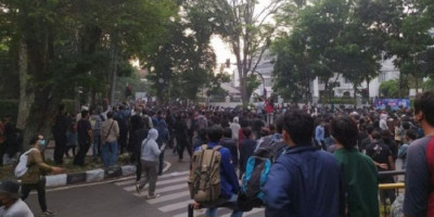 Rusak Gedung DPRD Jabar, 209 Demonstran di Bandung Diamankan Polisi