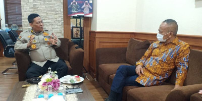 PWI Sambangi Kadiv Humas, Polri Bakal Siapkan Rompi Wartawan untuk Liput Demo