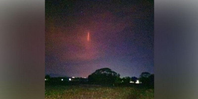 Cahaya Vertikal di Langit Tuban Mirip Fire Ball Hujan Meteor