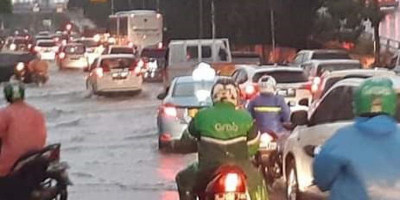 Banyak Jalanan Terendam, Panggil Gubernur DKI Agar Tahu di Mana Banjir 