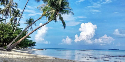 Dibuka Lagi, Ratusan Wisatawan Serbu Pantai Karimunjawa