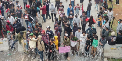 Main Petasan, Polisi Minta Remaja yang Ikut Demo Pulang   