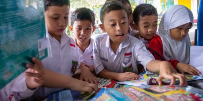 Walau Tak Punya Jaringan Internet, Taman Bacaan di NTT Ini Jadi Solusi Belajar Anak-anak