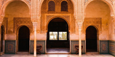 8 Pintu Surga Memanggil Abu Bakar