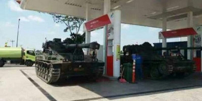Netizen Melongo, Lihat Foto Tank Perang TNI Isi BBM di SPBU