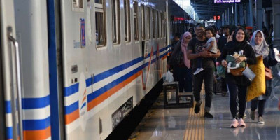 KAI Tambah Perjalanan Kereta Api untuk Libur Panjang