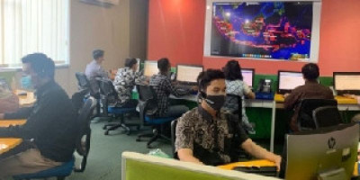 Dirjen Dukcapil Sendirian Layani Pengaduan Masyarakat