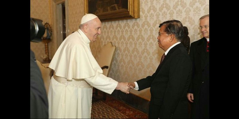 Satu Jam Bersama Pak Jusuf Kalla di Vatikan 