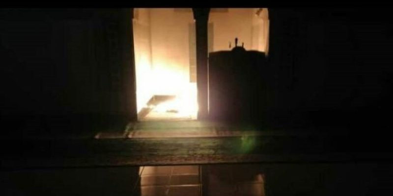 Sajadah Masjid di Banten Dibakar, Api Nyaris Berkobar Besar, Kata Polisi Pelakunya Orang Gila