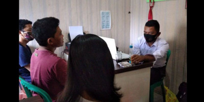 Kecurigaan Warga Bikin Pasutri Ini Tertangkap 