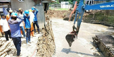 Kali Krukut Dikeruk untuk Antisipasi Banjir