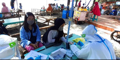 Enak-enak Piknik, Dua Wisatawan Dipulangkan dari Pantai Palabuhanratu