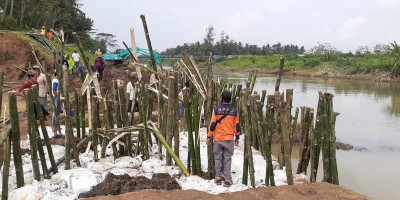 2107 Warga Kebumen Mengungsi dari Banjir dan Longsor