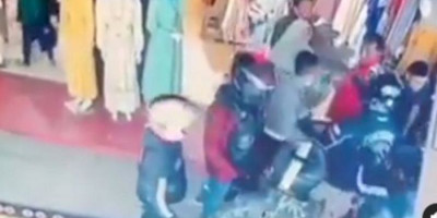 CCTV Pengeroyokan Dua Anggota TNI, Pelaku Lebih dari Dua Orang