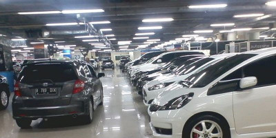 Faktor Ini Bikin Milenial Pikir-pikir Beli Mobil Pribadi