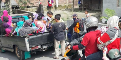 Penduduk Sekitar Merapi Mulai Mengungsi