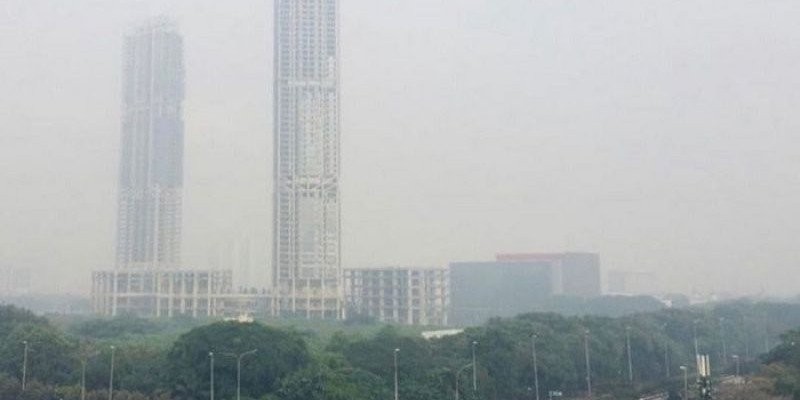 DKI Jakarta Diselimuti Kabut Tebal, Kualitas Udara Terburuk Kelima di Dunia