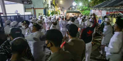 Kerumunan Pendukung Rizieq Shihab Saling Membahayakan Nyawa