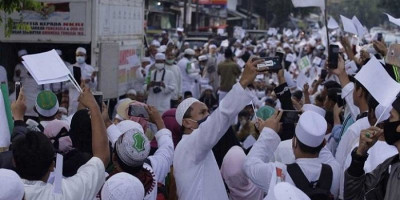Tragis, Kakek Penjual Ikan Tewas di Tengah Kerumunan Massa FPI