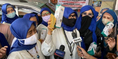 Mau Tahu Souvenir Pernikahan Putri Habib Rizieq? Satu Set Lengkap