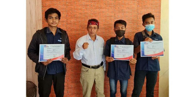 Lima Siswa SMK Unitomo Lulus Magang di Beritalima.Com