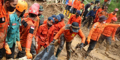 Satu Keluarga Ditemukan Meninggal, Pencarian Korban Longsor Banyumas Dihentikan  