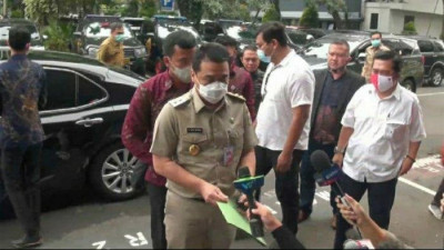 Penuhi Panggilan Polisi, Wagub DKI Bawa Berkas Pergub, Kepgub dan Perundang-undangan