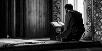Meneladani Keikhlasan Seorang Ulama Besar Islam