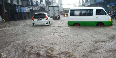 Atasi Banjir Rutin Cibadak, PUPR Normalisasi Gorong-gorong Jalan Nasional