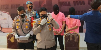 Saat Dua Artis Layani Threesome, Muncikari Menunggu di Lobi Hotel