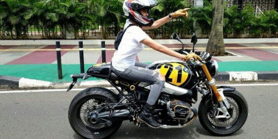Unggah Foto Naik Motor Lagi, Nikita Mirzani: Nyari Rijik yang Kabur dari RS