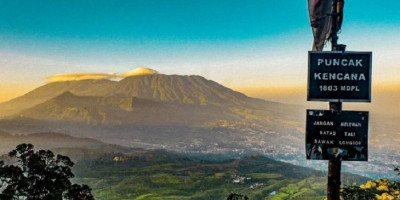 3 Gunung Ini Dekat dengan Jakarta, Cocok Banget untuk Pendaki Pemula