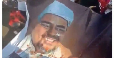 Geram, Warga Kupang Bakar Gambar Rizieq