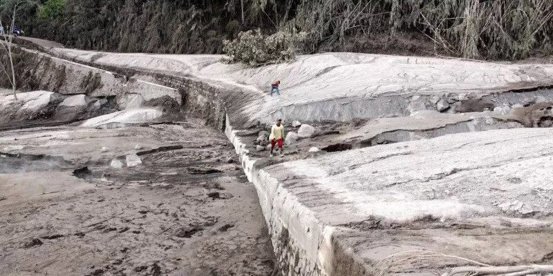 Masyarakat Diimbau Waspadai Letusan Gunung Semeru