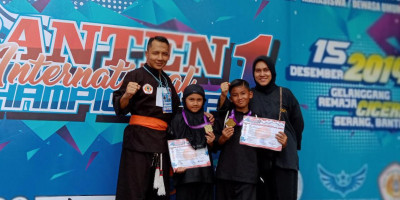 Dua Anak Prajurit Marinir Juara Pencak Silat